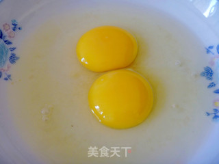 【怡汝私房健康主食】剩馒头变身----鸡蛋煎馒头早餐的做法步骤：4