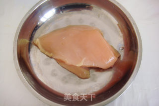 辣子鸡丁---家庭版的做法步骤：1