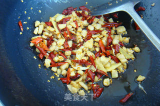 辣子鸡丁---家庭版的做法步骤：9