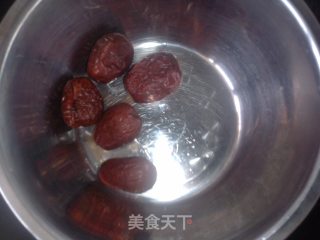 红枣银耳雪梨汤的做法步骤：3