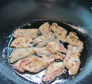 煎肉的做法步骤：3