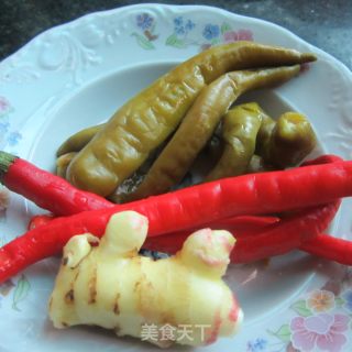 双椒蒸鱼的做法步骤：2