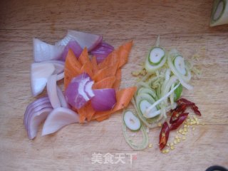 手把手教你做东北餐馆的招牌菜—东北酱焖脊骨的做法步骤：4