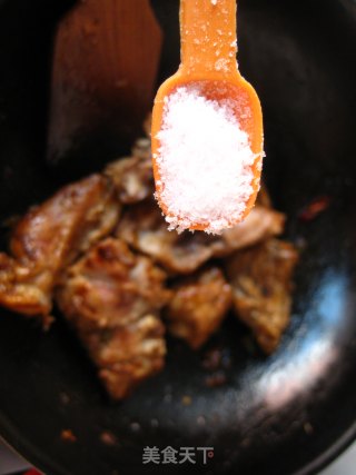 手把手教你做东北餐馆的招牌菜—东北酱焖脊骨的做法步骤：10