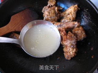 手把手教你做东北餐馆的招牌菜—东北酱焖脊骨的做法步骤：11