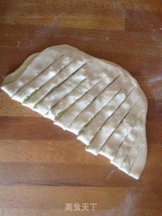 葱香手撕饼/手抓饼（1张量）的做法步骤：6