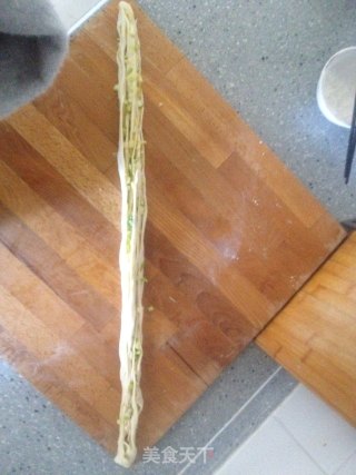 葱香手撕饼/手抓饼（1张量）的做法步骤：8