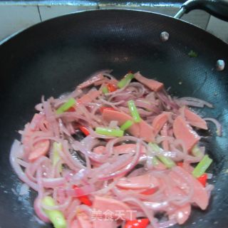 洋葱丝炒火腿的做法步骤：9