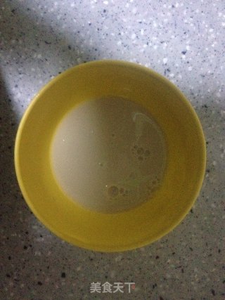 松软的酸甜的蔓越莓发糕的做法步骤：1