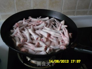 简易版泡椒凤爪的做法步骤：2