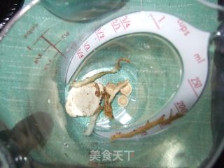 炖盅琵琶腿的做法步骤：2