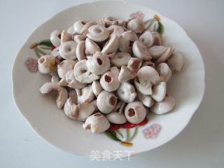 爆炒梭鱼肚脐的做法步骤：3