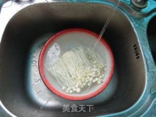 金针菇拌猪心的做法步骤：1