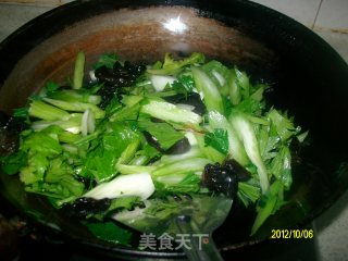 ✿木耳烧芹菜✿的做法步骤：4