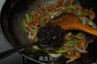 老干妈卤炒大肠的做法步骤：12
