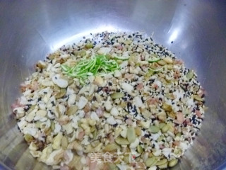 五仁酥皮月饼【怡汝私房糕点】的做法步骤：2
