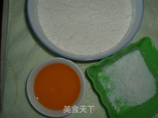 东北甜酥饼的做法步骤：1