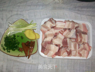 私家版——肥而不腻红烧肉的做法步骤：1