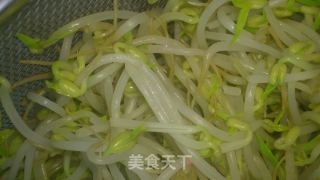 [麻麻小厨房]银芽凤尾鱼的做法步骤：3