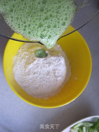 绿野仙踪——菜汁猫耳朵的做法步骤：4