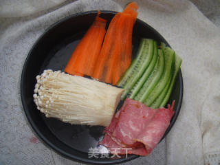 蚝豉金针菇小土豆的做法步骤：3