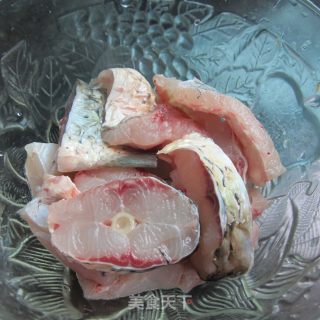 汤锅粉丝鱼的做法步骤：1