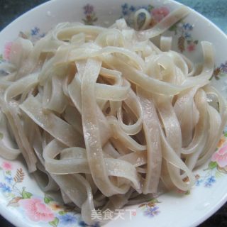 汤锅粉丝鱼的做法步骤：2