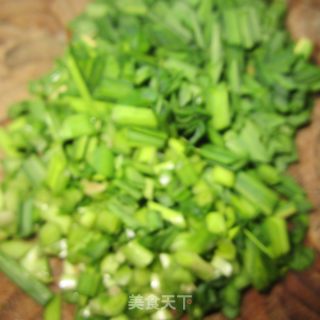 蒜叶炒蛋的做法步骤：2