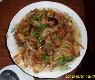 五香肉炒洋葱的做法步骤：5