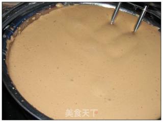红糖核桃海绵蛋糕的做法步骤：4