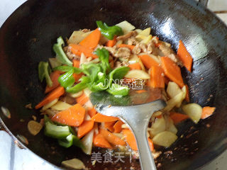 胡萝卜土豆炒里脊的做法步骤：14
