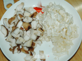 “蘑”力“食”足——咖喱蘑菇饭的做法步骤：2
