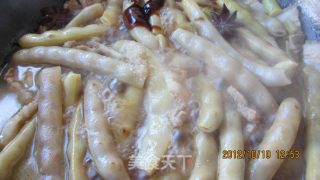 五花肉炖“家雀蛋”豆角的做法步骤：9