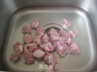 香辣仔排的做法步骤：1