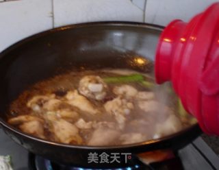 可乐鲜蘑翅根的做法步骤：8