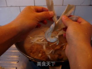 可乐鲜蘑翅根的做法步骤：10