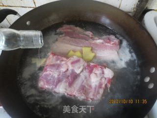香芋焖扣肉的做法步骤：5