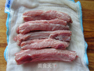 柠汁蒜香烤排骨的做法步骤：1