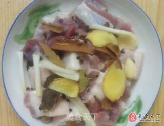 秘制红烧肉的做法步骤：1