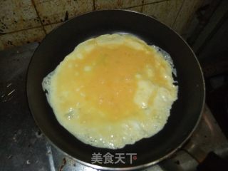 香菇炒蛋的做法步骤：2