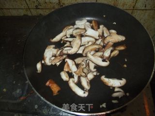 香菇炒蛋的做法步骤：5