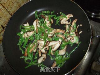 香菇炒蛋的做法步骤：6