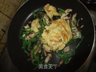 香菇炒蛋的做法步骤：7