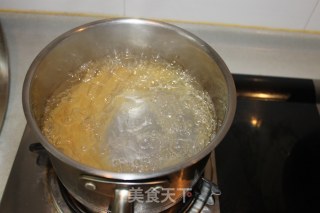 意大利红虾面的做法步骤：1