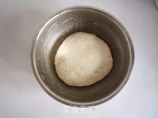 千层牛肉饼的做法步骤：1