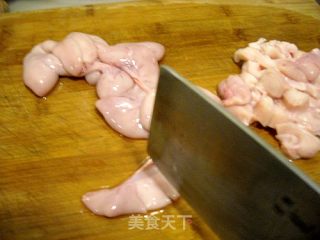 爆炒脆猪生肠的做法步骤：3