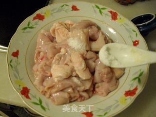 爆炒脆猪生肠的做法步骤：4