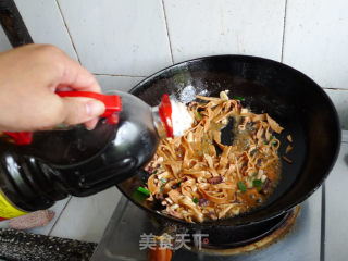 蛇瓜炒鱿鱼的做法步骤：6