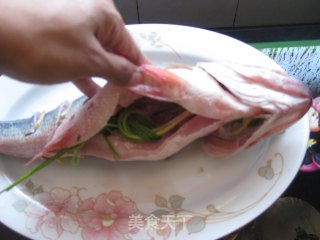 清蒸鲈鱼的做法步骤：4
