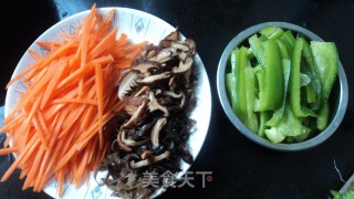 鱼香肉丝的做法步骤：3